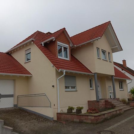 Gästehaus Becker Wachenheim an der Weinstraße Exterior foto
