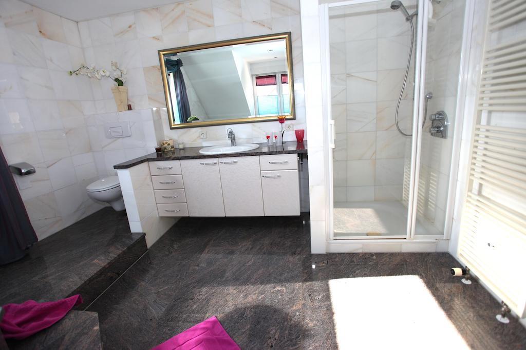 Gästehaus Becker Wachenheim an der Weinstraße Zimmer foto